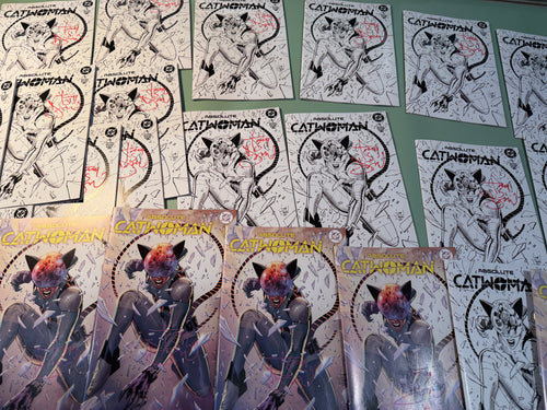 ABSOLUTE CATWOMAN #1 AUTOGRAPHED VARIANT B/W VERSION
